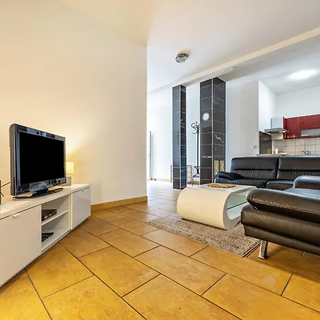 Dini's Ferienwohnung *