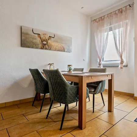 Dini's Ferienwohnung * ヴンストルフ