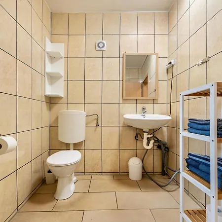 Dini's Ferienwohnung ヴンストルフ